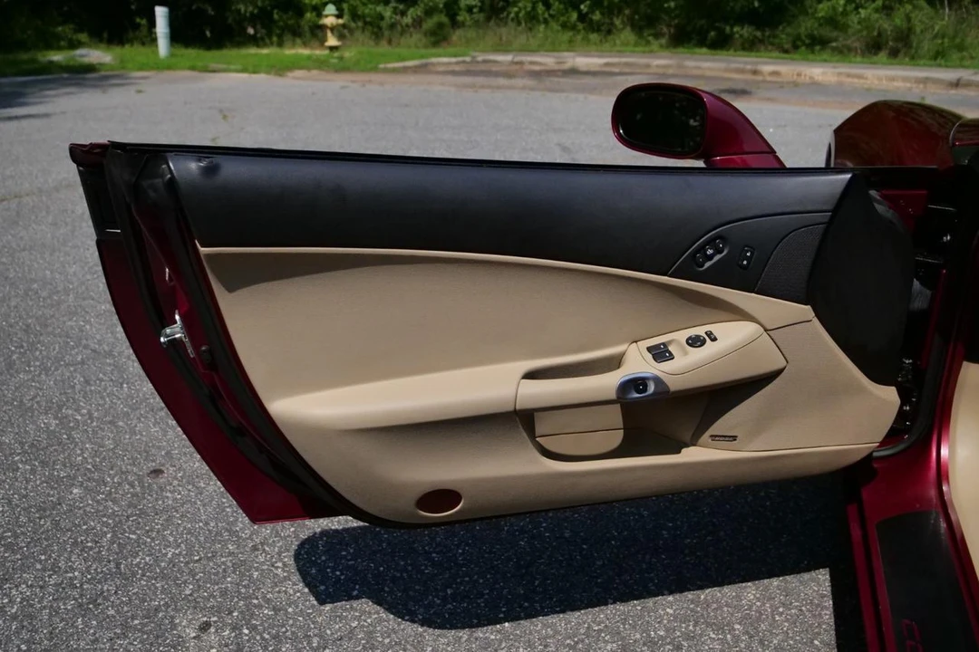 2007 Chevrolet Corvette C6 - Image 28 of 31
