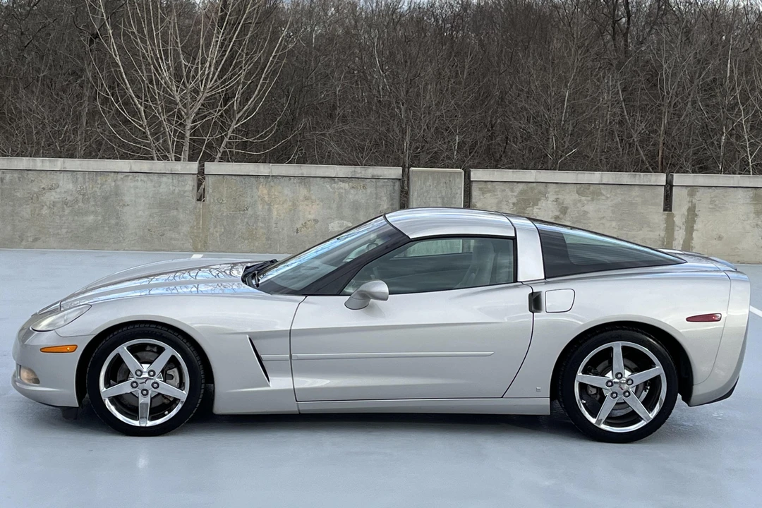 2007 Chevrolet Corvette C6 - Image 2 of 31