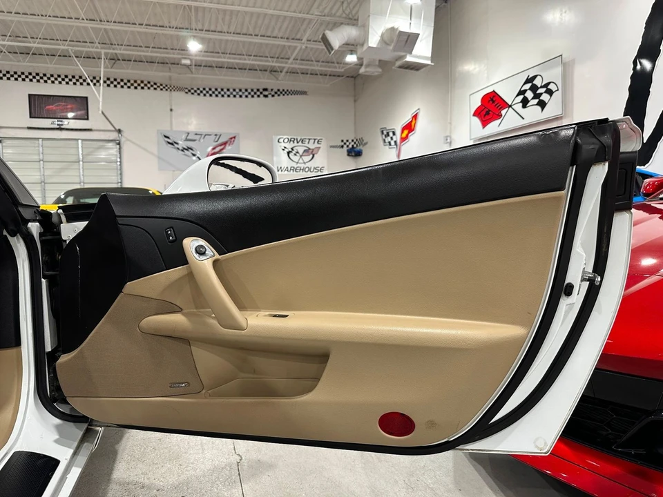 2007 Chevrolet Corvette C6 - Image 16 of 21