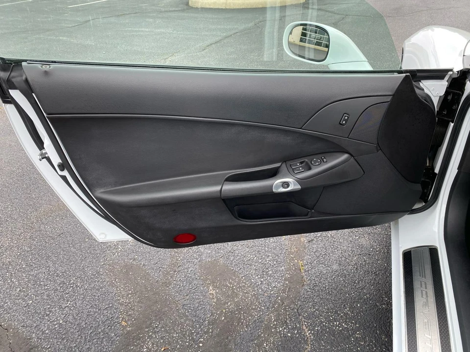 2007 Chevrolet Corvette C6 - Image 11 of 31