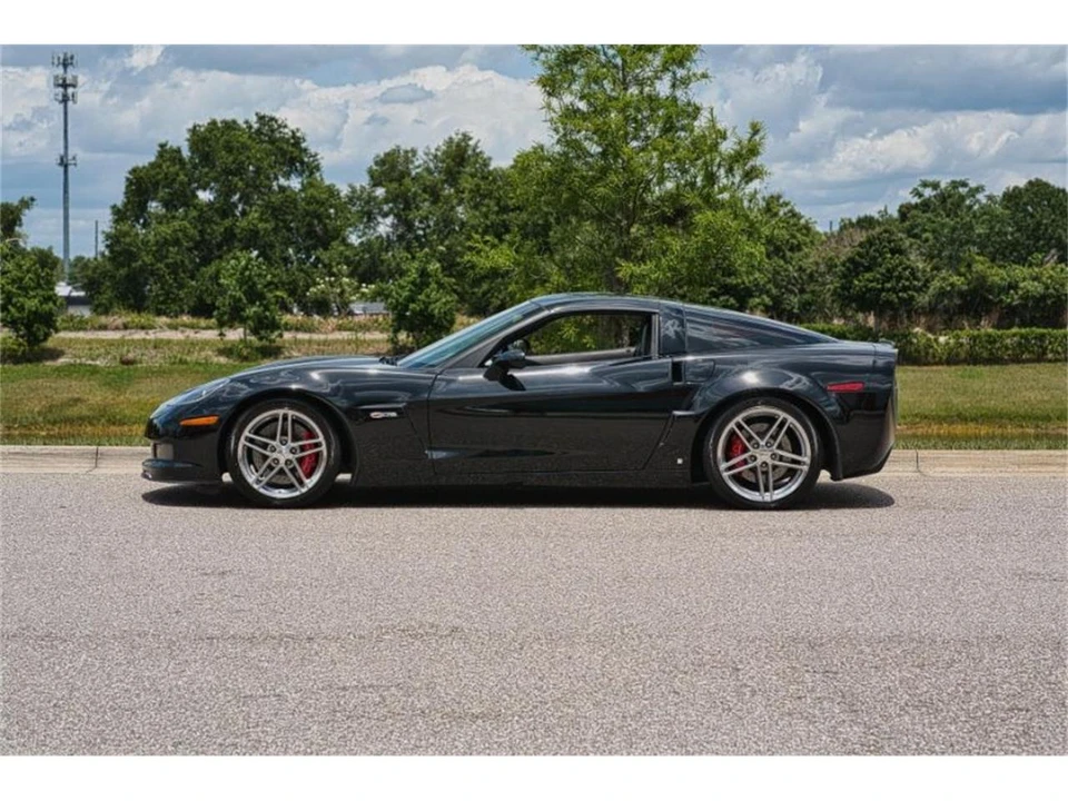 2007 Chevrolet Corvette C6 - Image 2 of 12