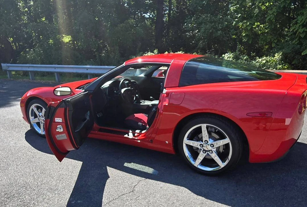 2007 Chevrolet Corvette C6 - Image 3 of 15