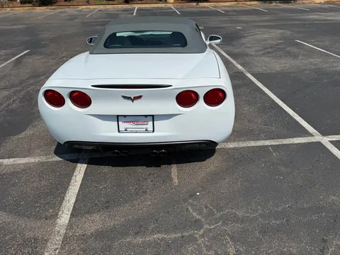2007 Chevrolet Corvette C6 - Image 2 of 11