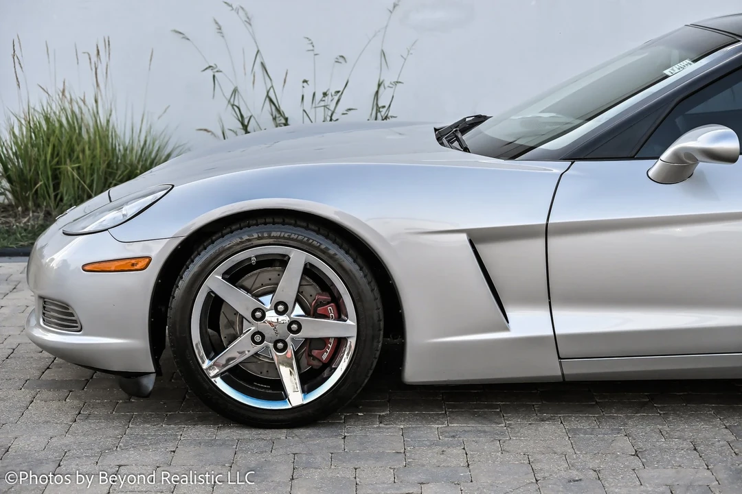 2007 Chevrolet Corvette C6 - Image 16 of 21
