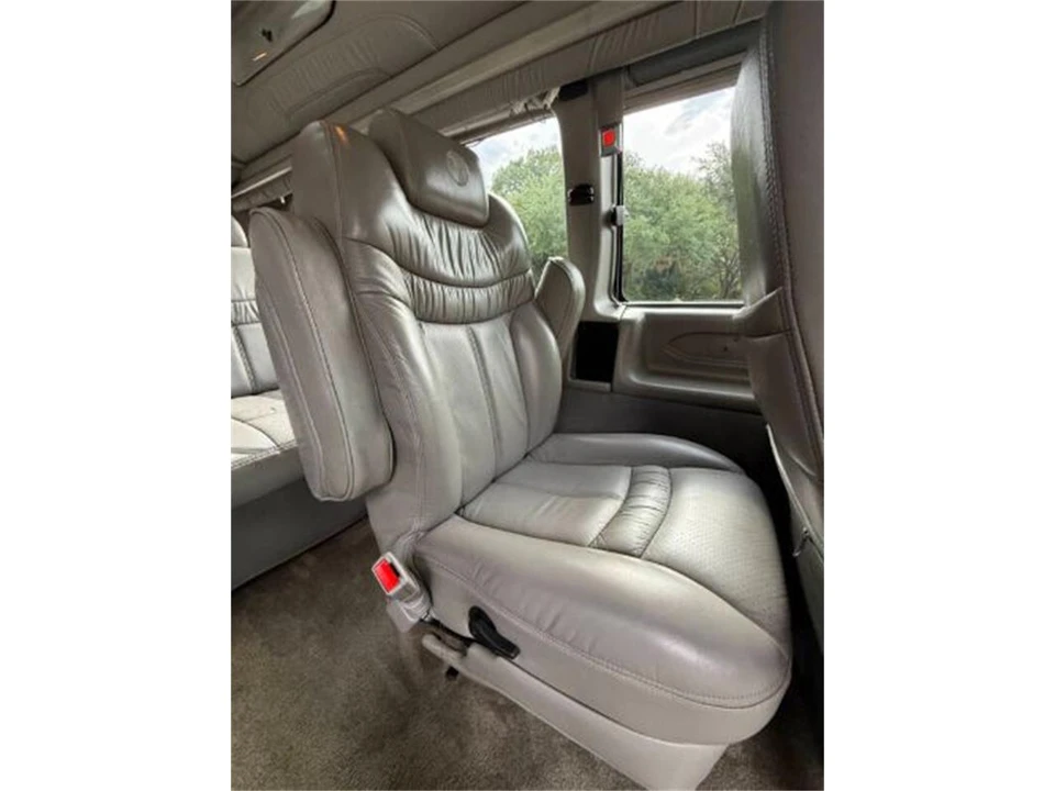 2007 Chevrolet Express - Image 8 of 27