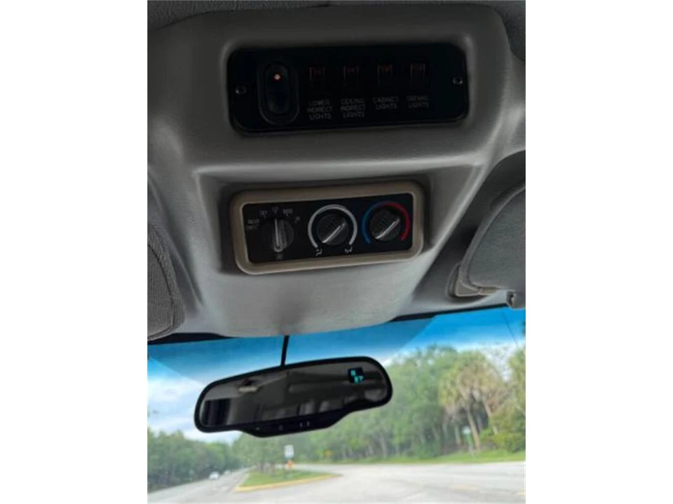 2007 Chevrolet Express - Image 3 of 27