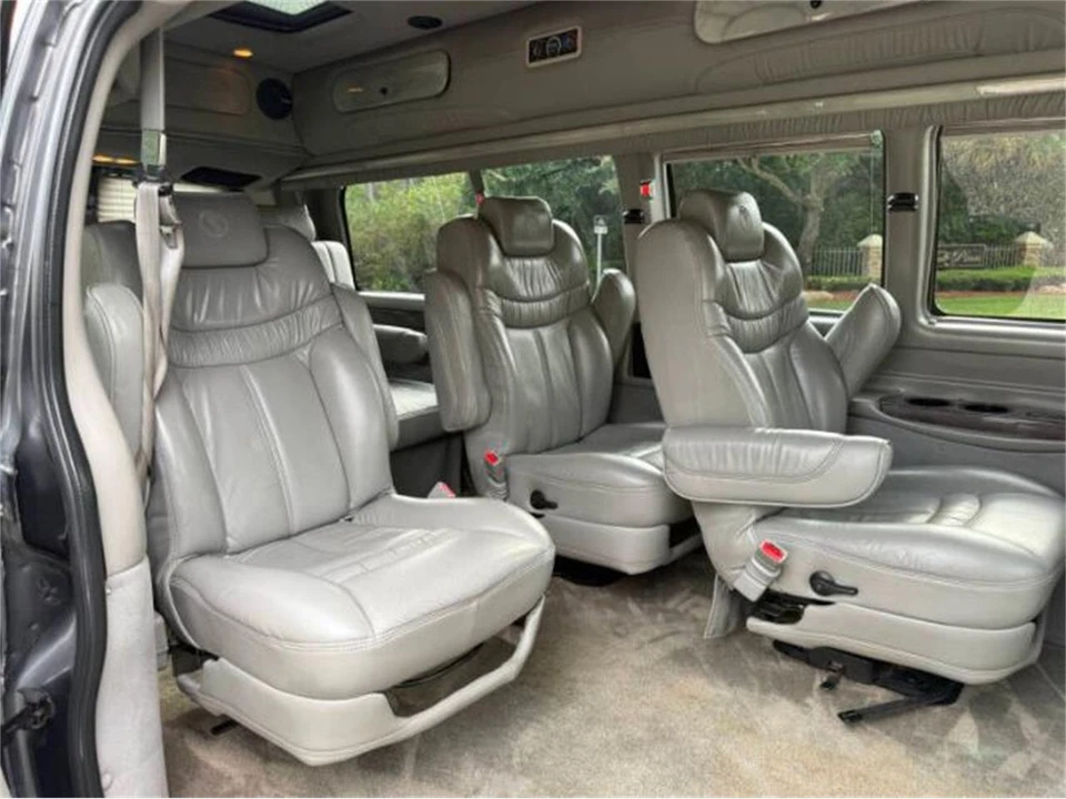 2007 Chevrolet Express - Image 13 of 27