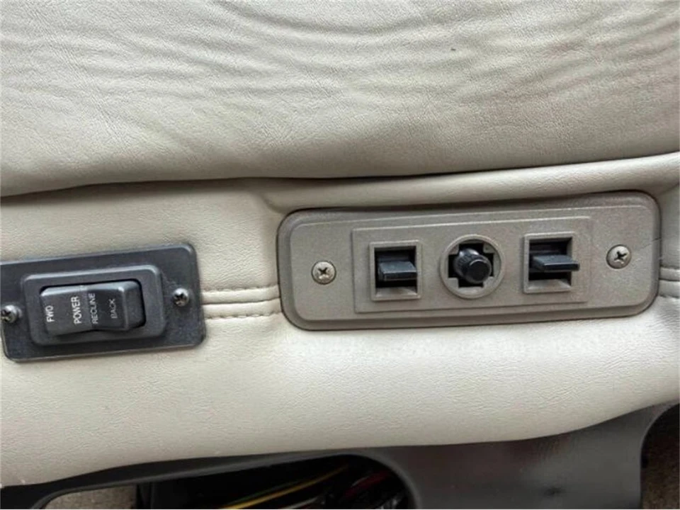 2007 Chevrolet Express - Image 15 of 27