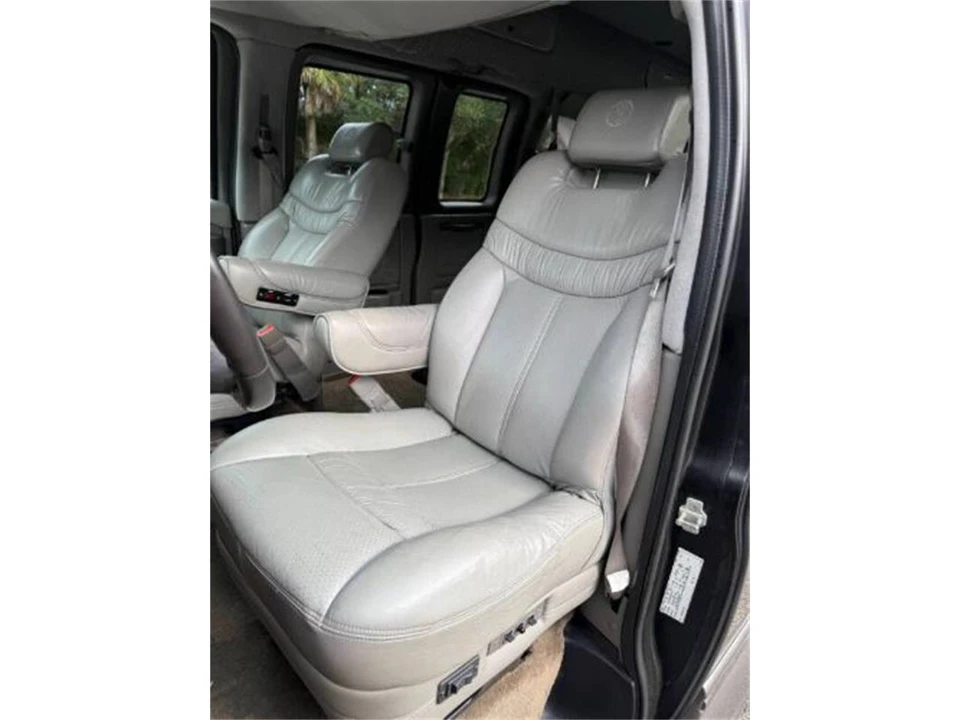 2007 Chevrolet Express - Image 16 of 27