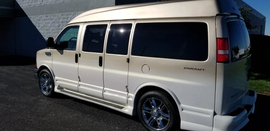 2007 Chevrolet Express - Image 2 of 10
