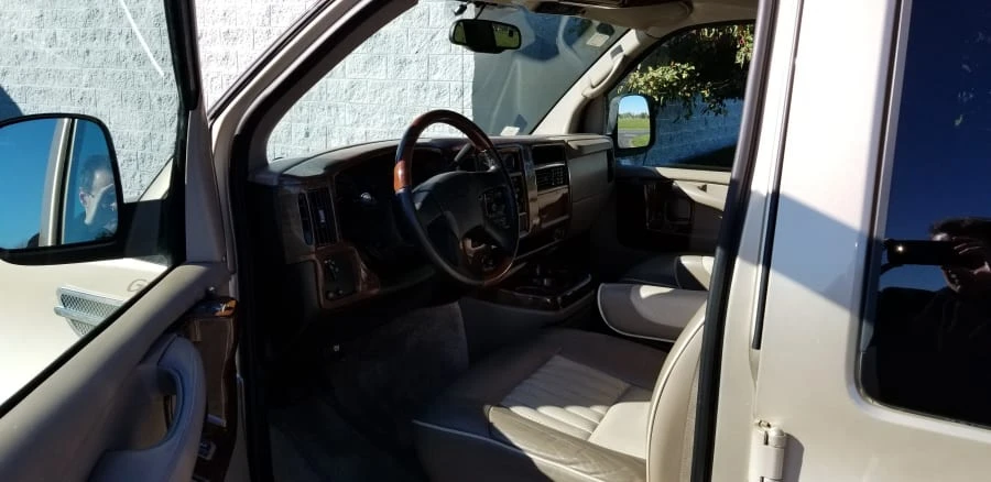 2007 Chevrolet Express - Image 3 of 10