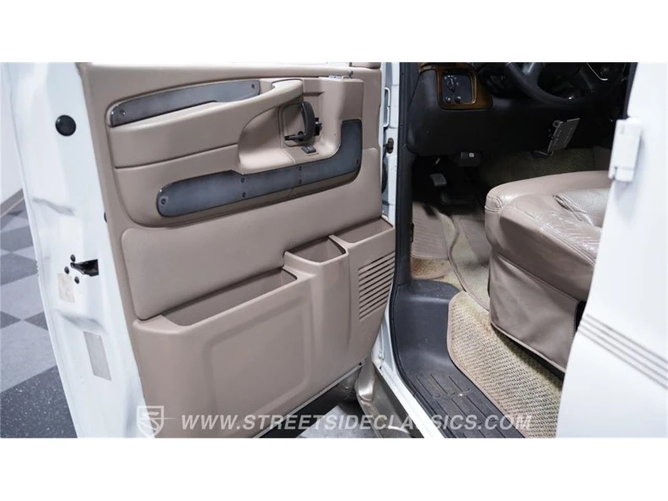 2007 Chevrolet Express - Image 29 of 31