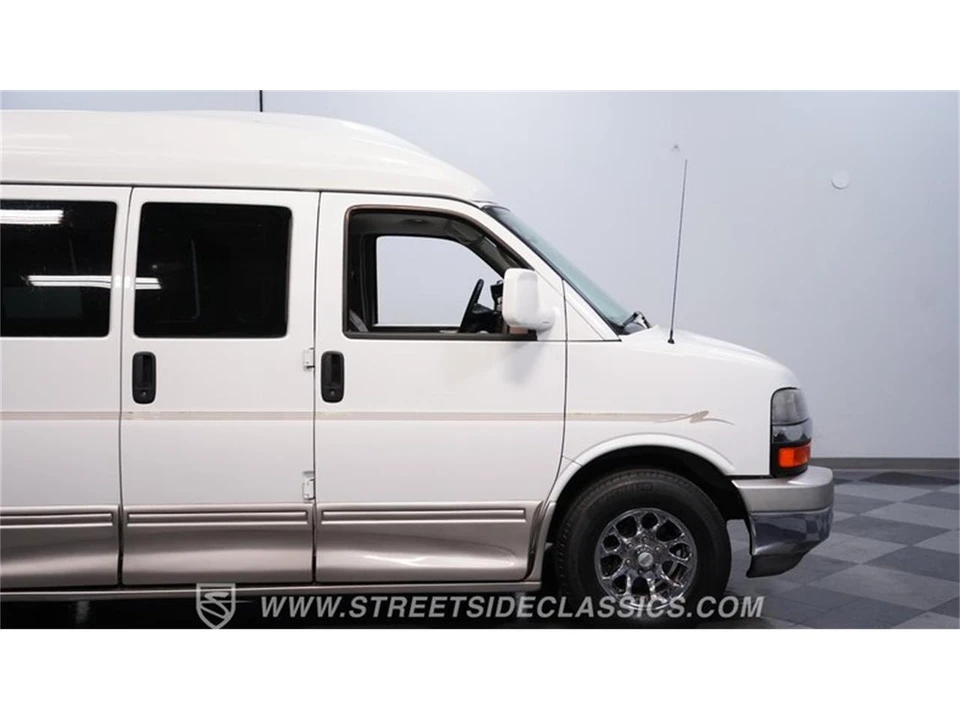 2007 Chevrolet Express - Image 25 of 31
