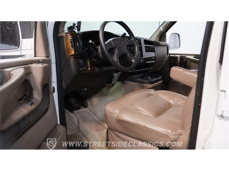 2007 Chevrolet Express - Image 4 of 31