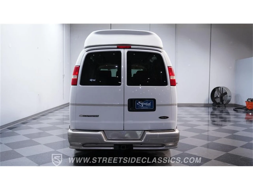 2007 Chevrolet Express - Image 10 of 31
