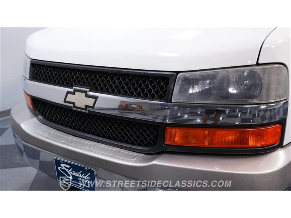 2007 Chevrolet Express - Image 18 of 31