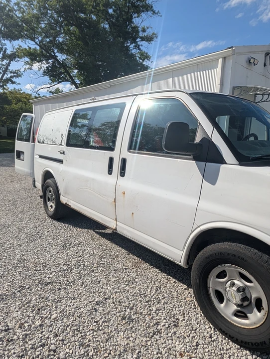 2007 Chevrolet Express - Image 3 of 17