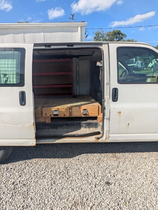 2007 Chevrolet Express - Image 4 of 17