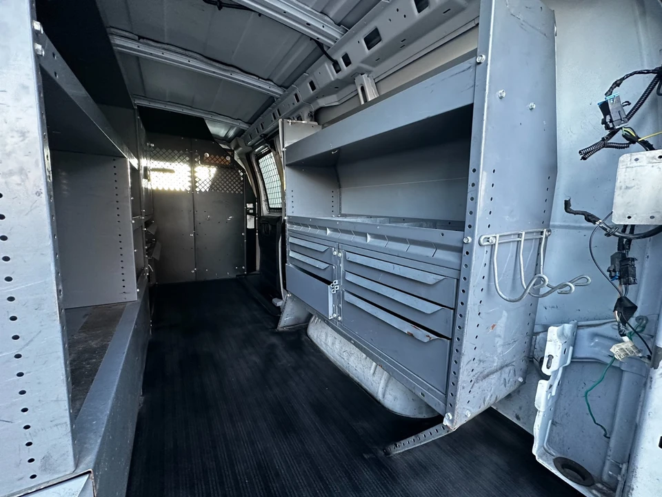 2007 Chevrolet Express - Image 13 of 21
