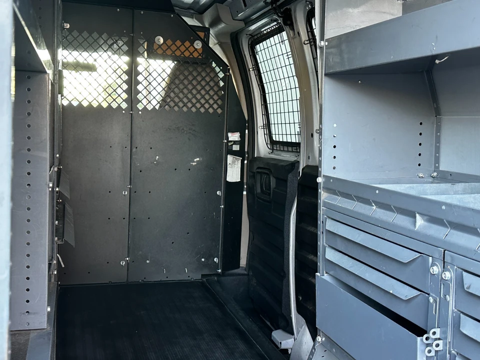 2007 Chevrolet Express - Image 14 of 21