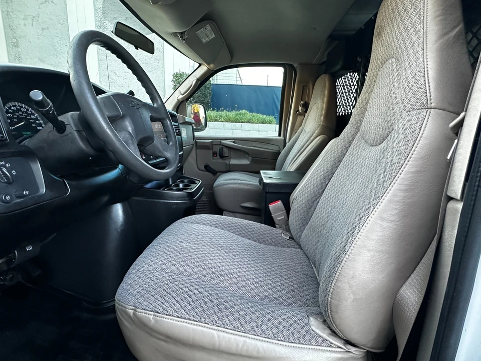 2007 Chevrolet Express - Image 18 of 21
