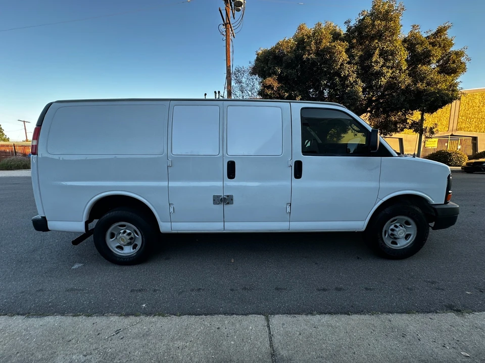 2007 Chevrolet Express - Image 8 of 21