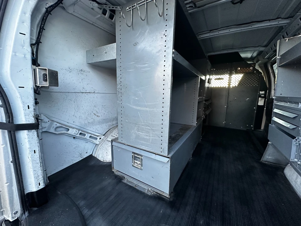 2007 Chevrolet Express - Image 12 of 21