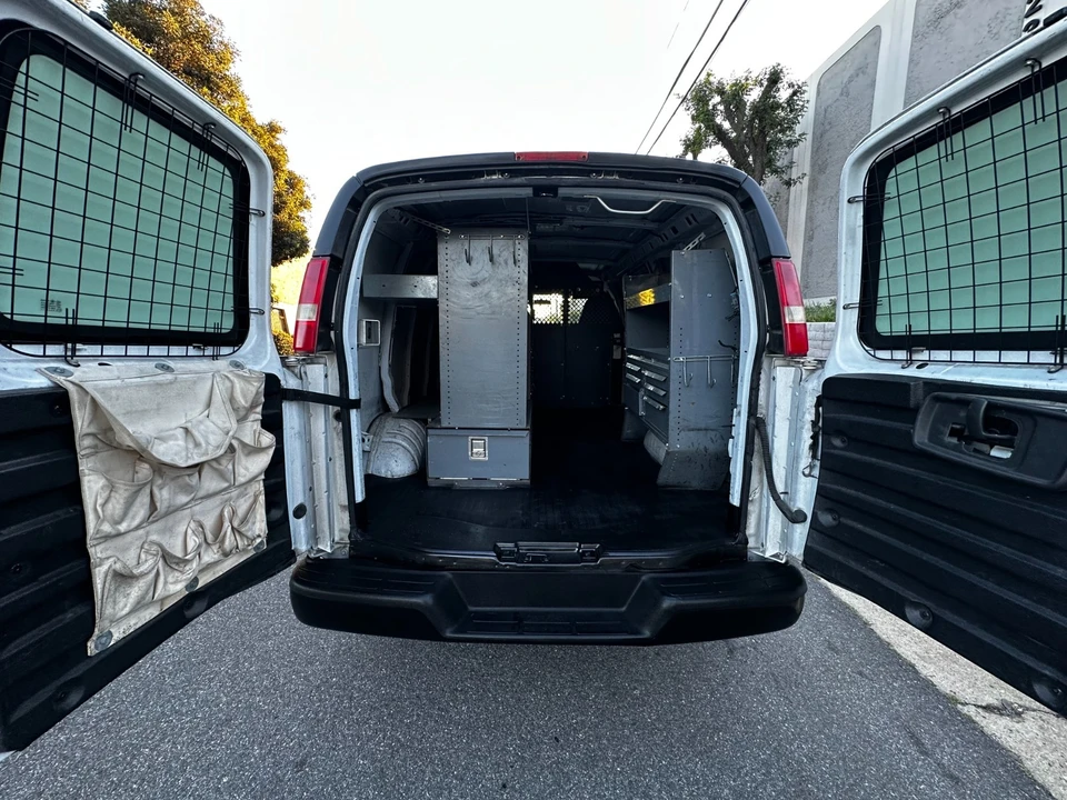 2007 Chevrolet Express - Image 10 of 21