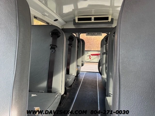 2007 Chevrolet Express - Image 11 of 12