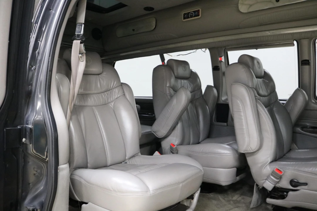 2007 Chevrolet Express - Image 6 of 8