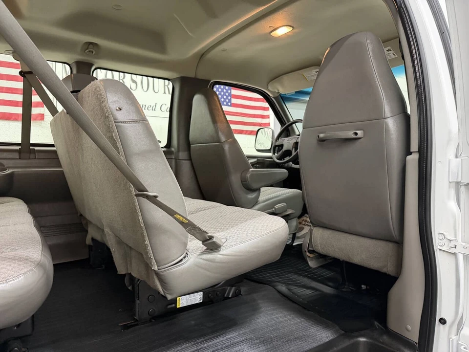 2007 Chevrolet Express - Image 15 of 21