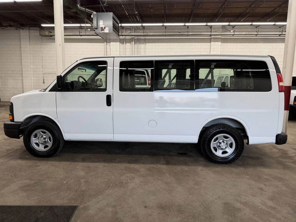 2007 Chevrolet Express - Image 13 of 21