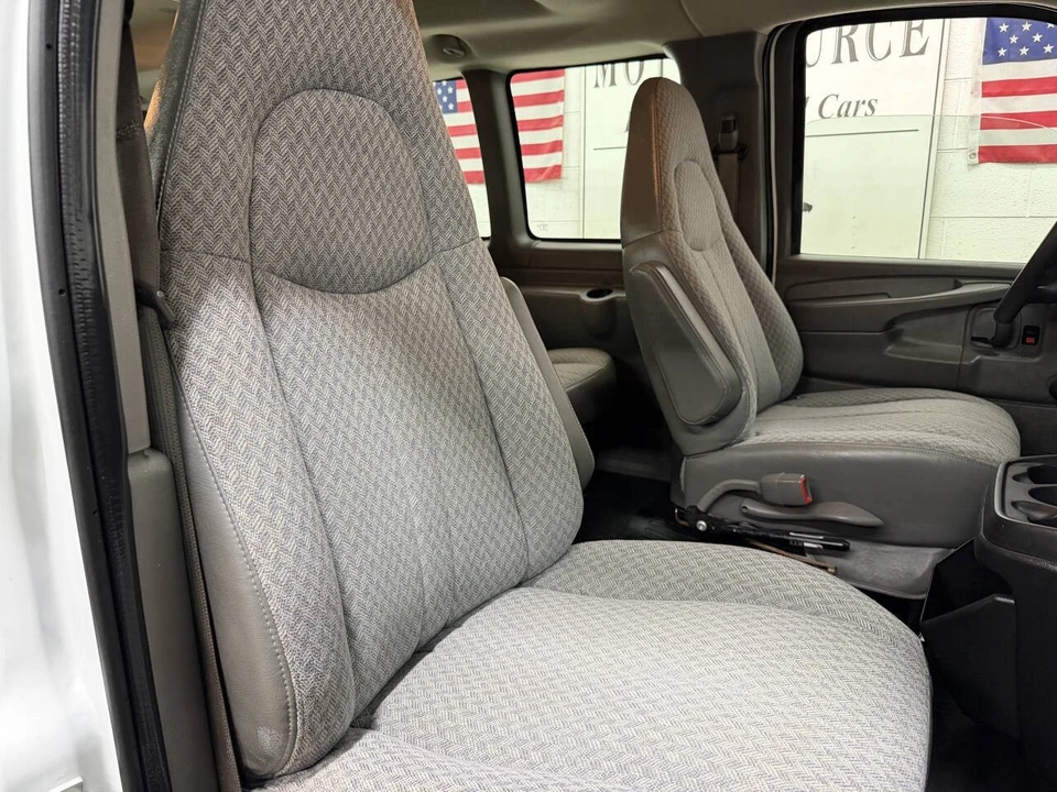 2007 Chevrolet Express - Image 16 of 21