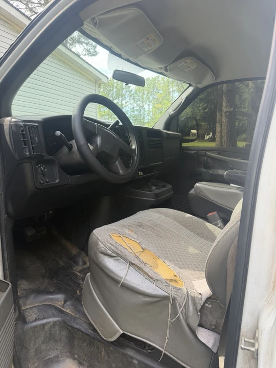 2007 Chevrolet Express - Image 6 of 8