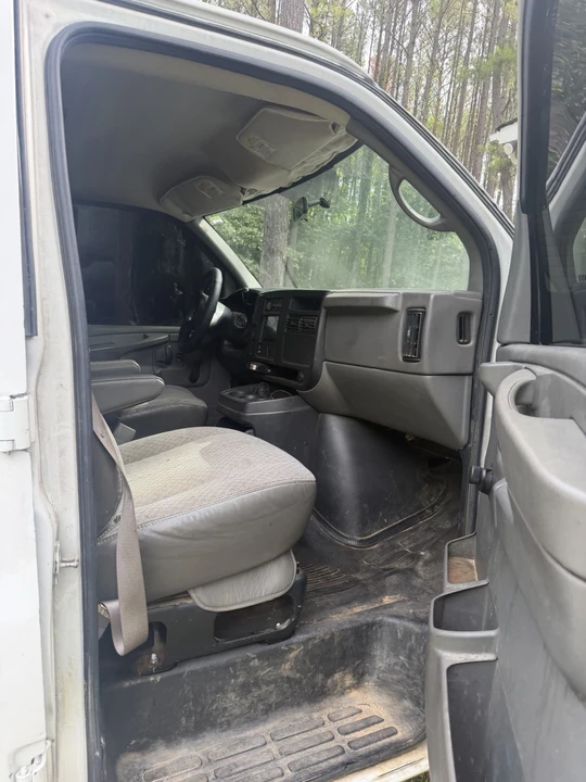 2007 Chevrolet Express - Image 7 of 8