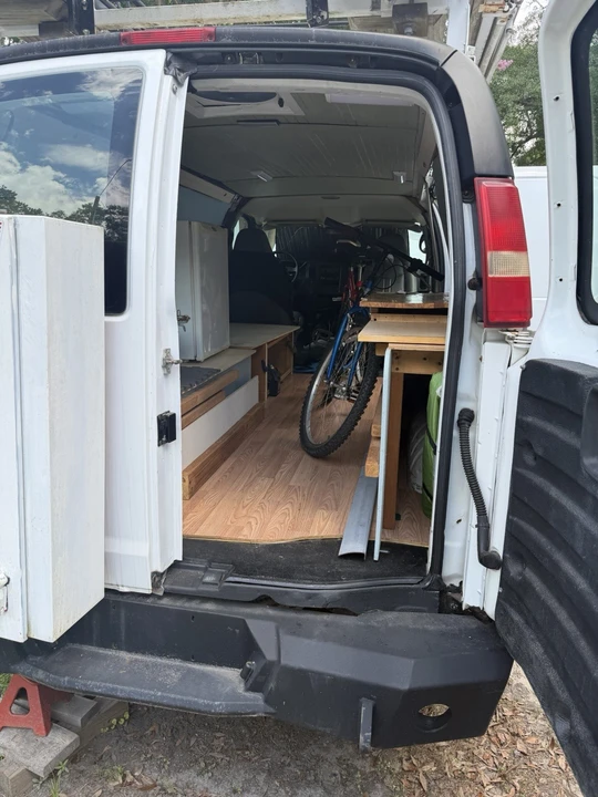 2007 Chevrolet Express - Image 6 of 9