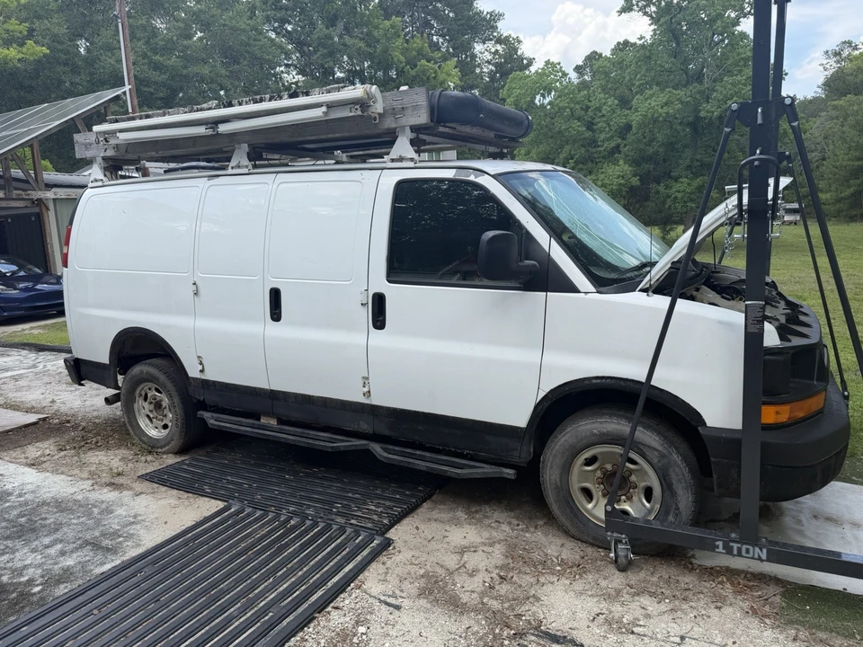 2007 Chevrolet Express - Image 2 of 9