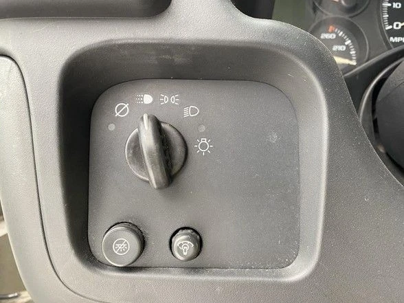 2007 Chevrolet Express - Image 14 of 21