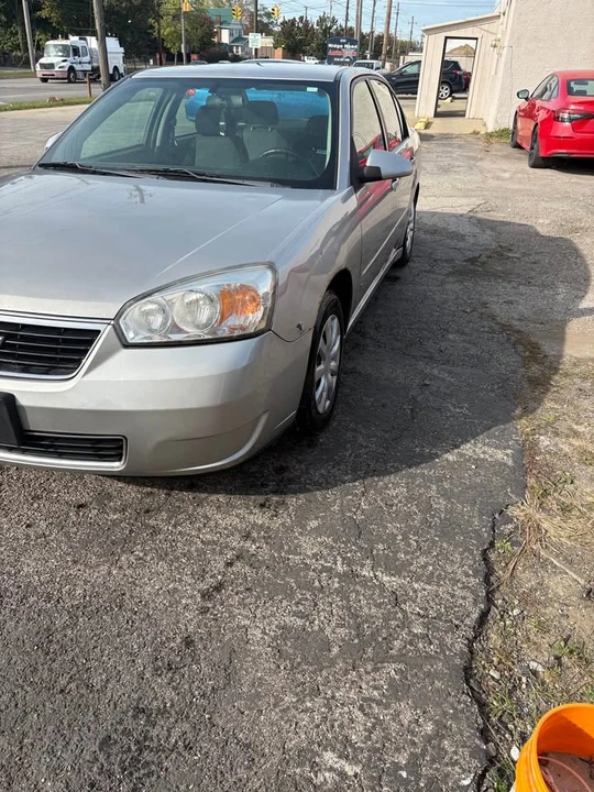 2007 Chevrolet Malibu - Image 2 of 17