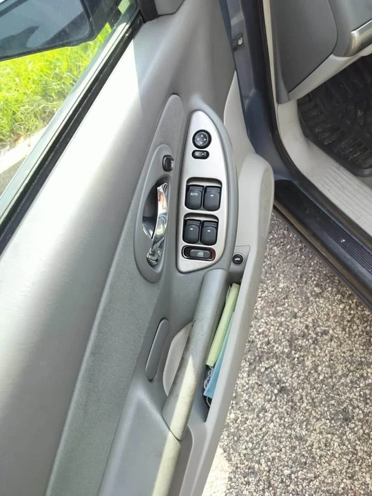 2007 Chevrolet Malibu - Image 8 of 15