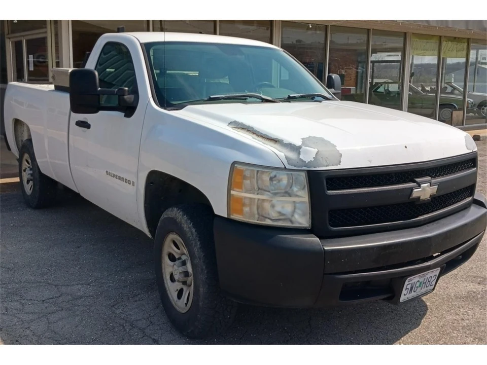 2007 Chevrolet Silverado 2nd Gen - Image 2 of 24