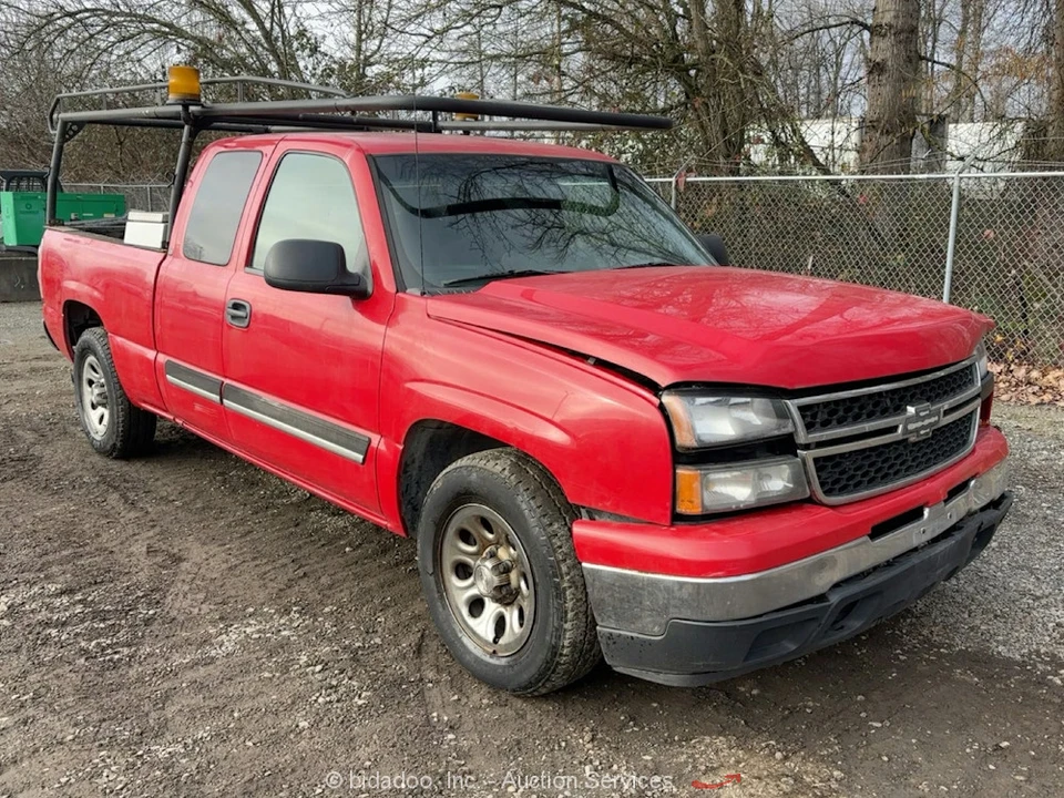 2007 Chevrolet Silverado 2nd Gen - Image 2 of 12