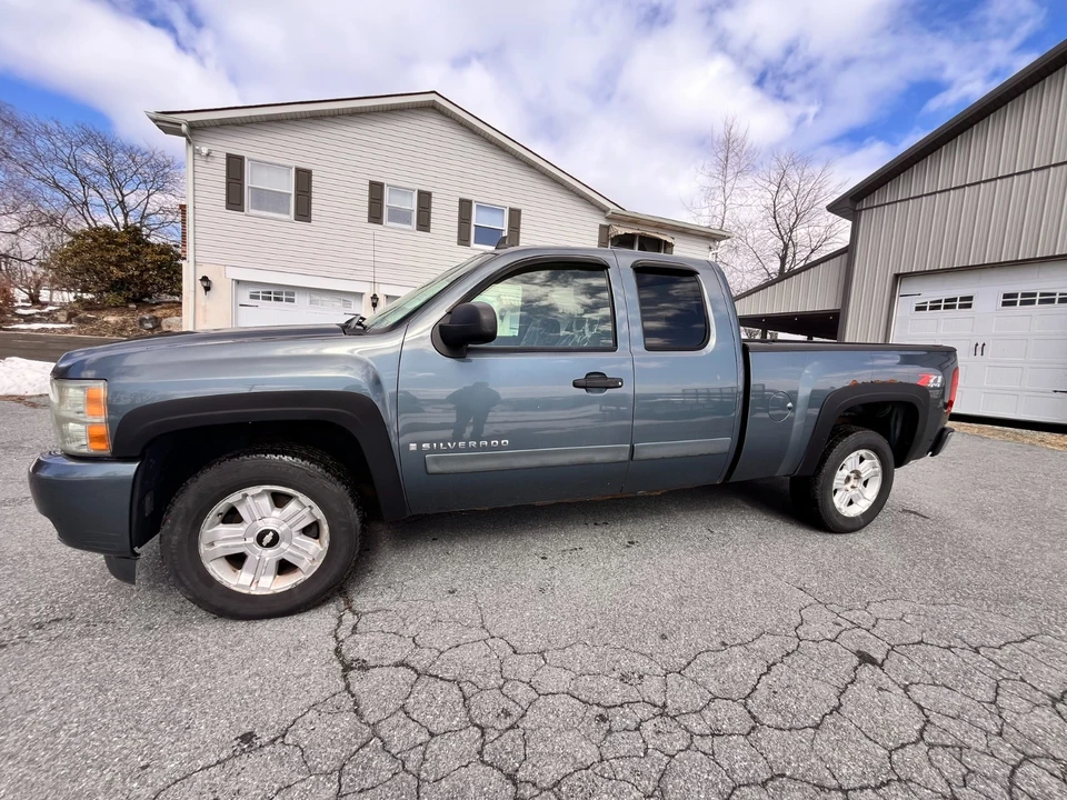 2007 Chevrolet Silverado 2nd Gen - Image 2 of 21