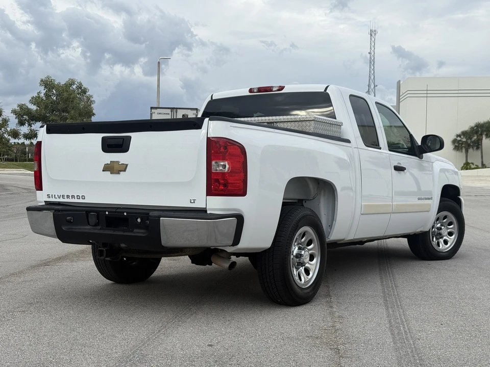 2007 Chevrolet Silverado 2nd Gen - Image 2 of 21