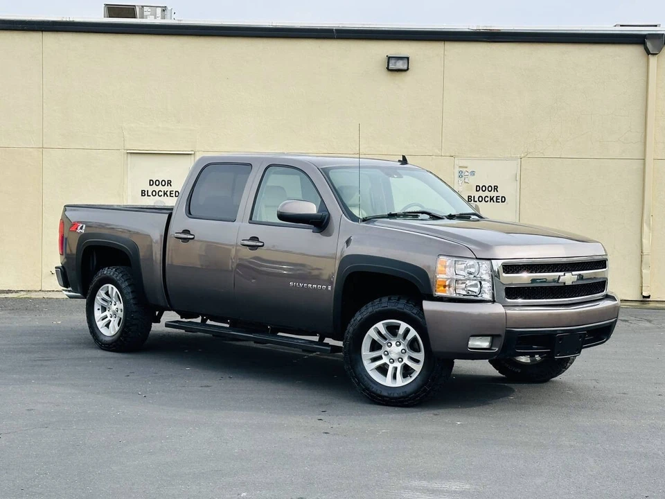 2007 Chevrolet Silverado 2nd Gen - Image 2 of 16