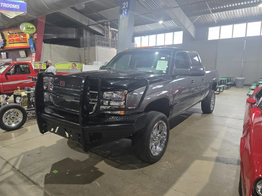 2007 Chevrolet Silverado - Image 5 of 12