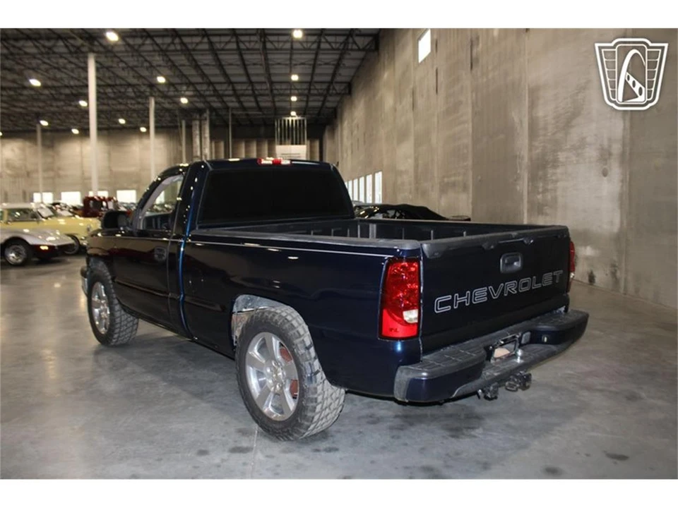 2007 Chevrolet Silverado - Image 4 of 31