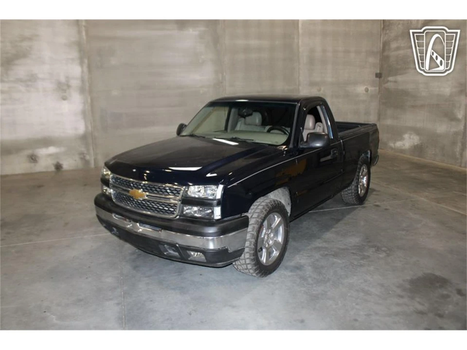2007 Chevrolet Silverado - Image 10 of 31