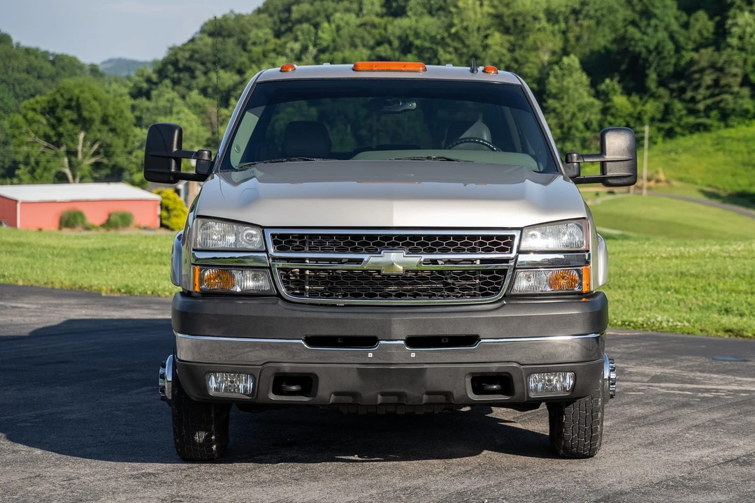 2007 Chevrolet Silverado Heavy Duty 1st Gen - Image 2 of 31