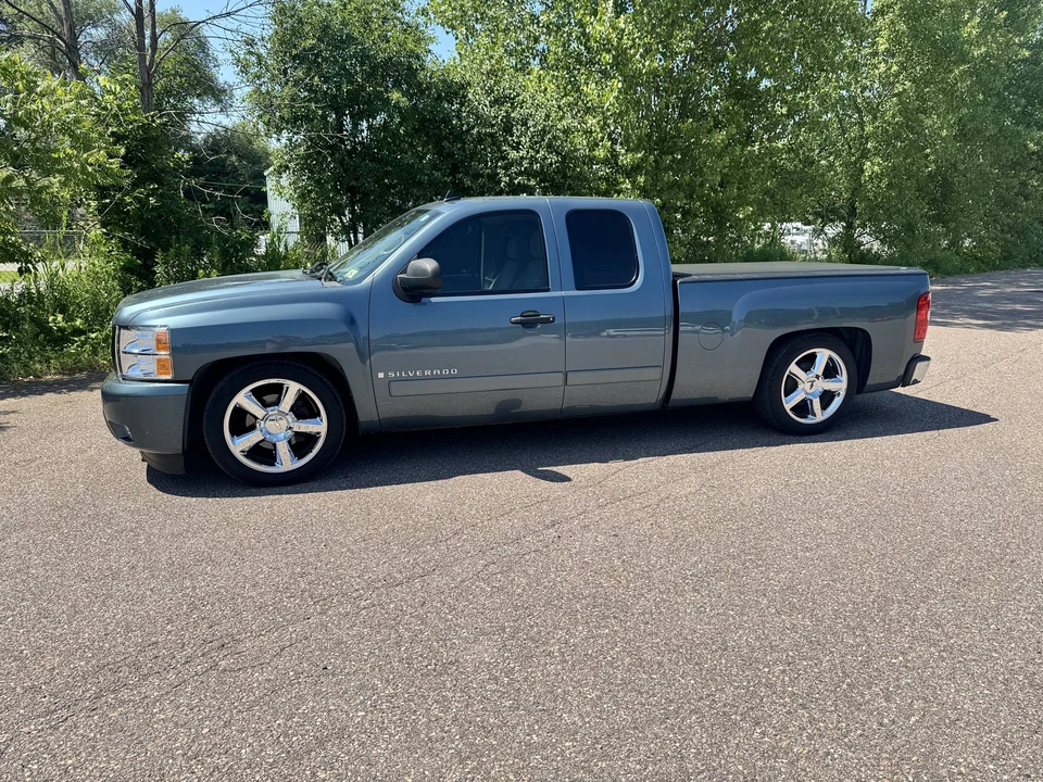 2007 Chevrolet Silverado 2nd Gen - Image 2 of 20